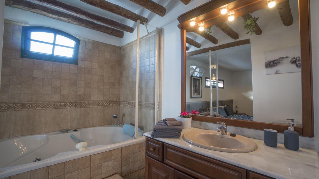 Villa With Amazing Views, Jacuzzi And Private Pool San Bartolome  Luaran gambar